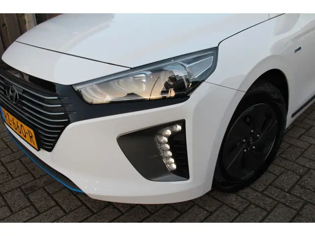 Hyundai IONIQ 1.6 GDi i-Motion 2018 Hybride Benzine 25