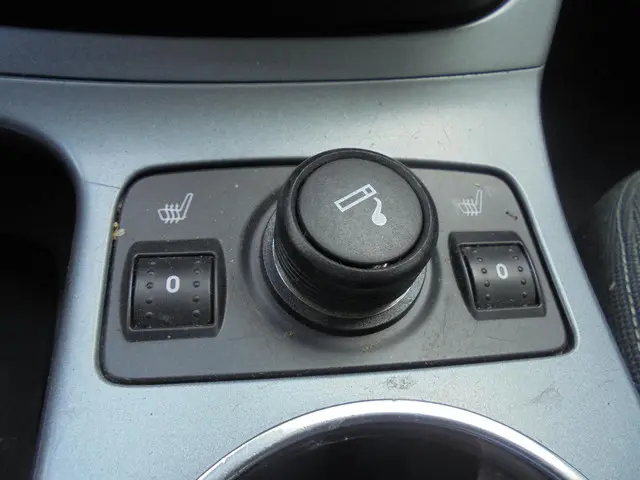 Ford C-MAX 1.0 Titanium APK TREKHAAK 2013 Benzine 25