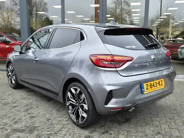 Mitsubishi Colt 1.0T MT First Edition 2024 Benzine 6