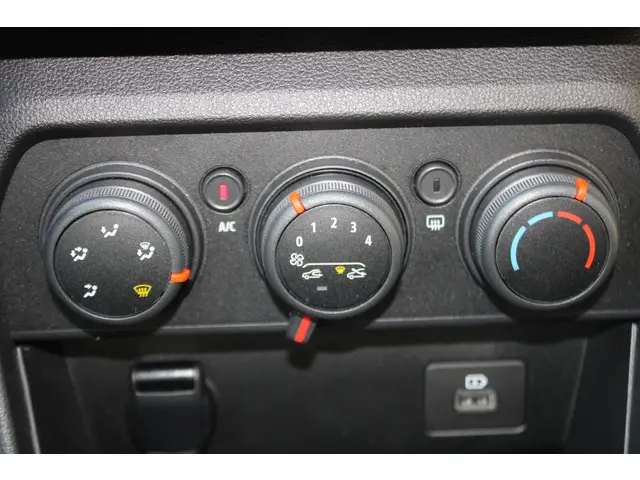 Dacia Sandero TCe 90 Expression 2023 Benzine 14