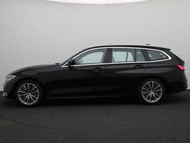 BMW 3 Serie Touring 320e 2021 Hybride Benzine 4