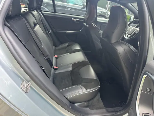 Volvo V60 1.6 T3 R-Design Trekhaak 2015 Benzine 20