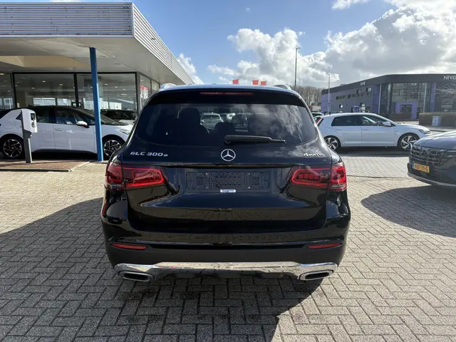 Mercedes-Benz GLC 300e 4MATIC 2020 Hybride Benzine 6