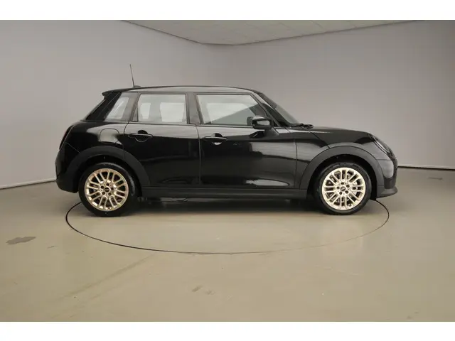 MINI 5-Deurs Cooper C 2025 Benzine 4