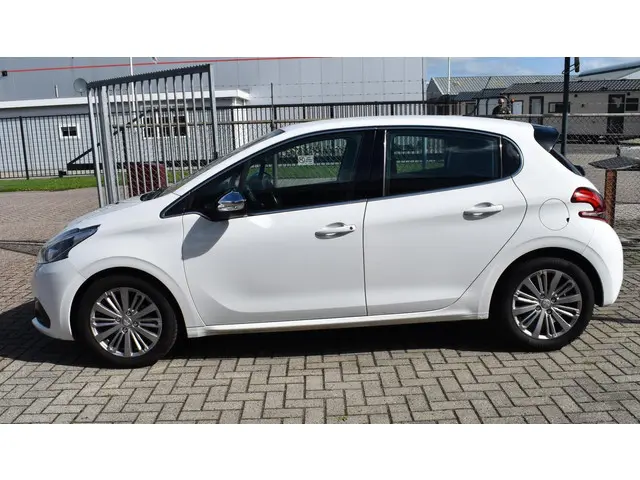 Peugeot 208 2