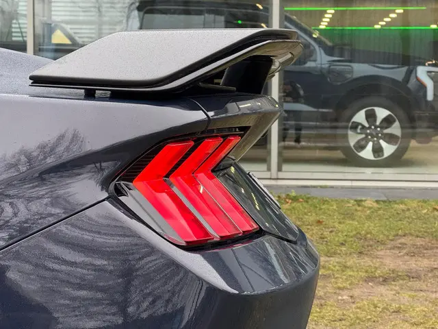 Ford Mustang Fastback GT 5.0 V8 Dark Horse 2024 Benzine 6