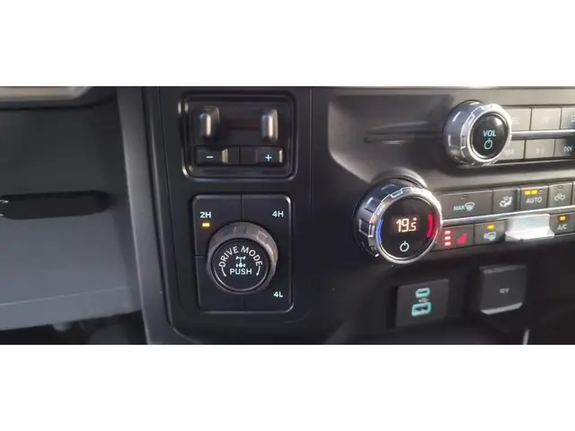 Ford F-150 CrewCab 4X4 Ecoboost 6-persoons 2021 Benzine 19
