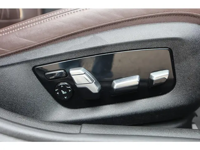BMW 5 Serie Touring 530i High Executive 2018 Benzine 34