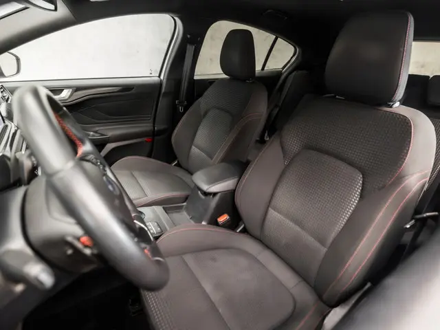 Ford Focus 1.0 EcoBoost ST Line 2020 Benzine 14