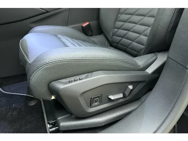 Peugeot 5008 1.6 Plug-in Hybrid GT 2025 Hybride Benzine 23