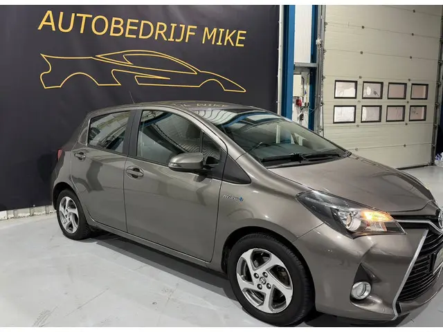 Toyota Yaris 1.5 Hybrid Trend 2017 Hybride Benzine 5