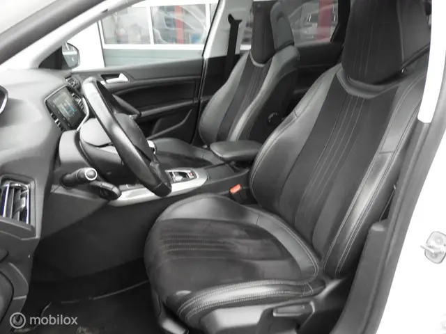 Peugeot 308 SW 1.2 e-THP Première 2014 Benzine 17