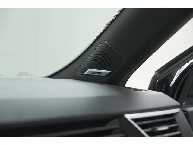 Renault Clio TCe 130 EDC Initiale Paris 2020 Benzine 53