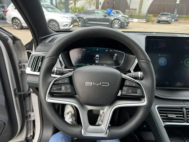 BYD SEAL U 1.5 DM-i FWD Boost 2025 Hybride Benzine 18