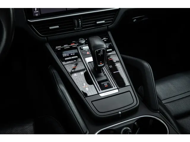 Porsche Cayenne Coupé 3.0 E-Hybrid 2020 Hybride Benzine 28