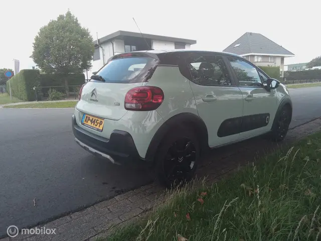 Citroën C3 1.2 PureTech Live 2016 Benzine 6