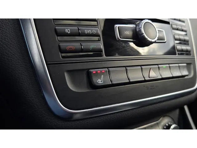 Mercedes-Benz A-Klasse 200 AMG Sport 2013 Benzine 17