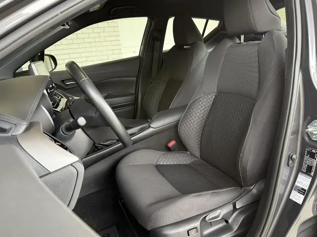 Toyota C-HR 1.8 Hybrid Dynamic 2022 Hybride Benzine 26