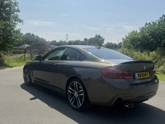 BMW 4 Serie Coupé 420i High Executive 2017 Benzine 33