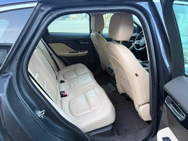 Jaguar F-PACE 2.0 Prestige E-Performance 20d 2017 Diesel 8