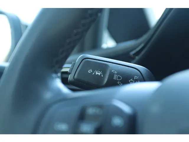 Ford Fiesta 1.0 ECOBOOST HYBRID TITANIUM 2022 Benzine 27