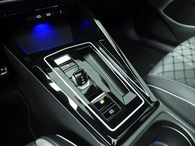 Volkswagen Golf 1.5 eTSI R-Line Business 2024 Benzine 18