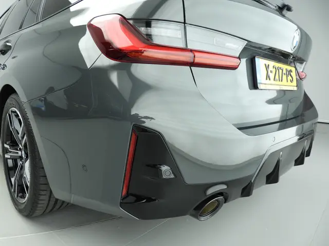 BMW 3 Serie Touring 320i 2024 Benzine 35