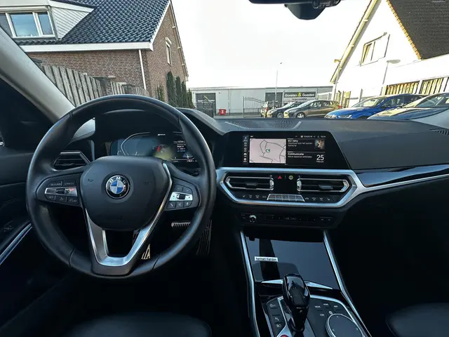 BMW 3 Serie 330e Sport Edition 2019 Hybride Benzine 2
