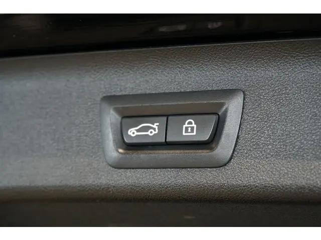 BMW 5 Serie Touring 530i xDrive Executive 2017 Benzine 29