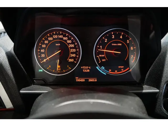 BMW 1 Serie 116i Business+ 2012 Benzine 28