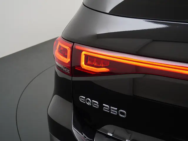 Mercedes-Benz EQB 250 Luxury Line 67 kWh 2023 Elektrisch 9