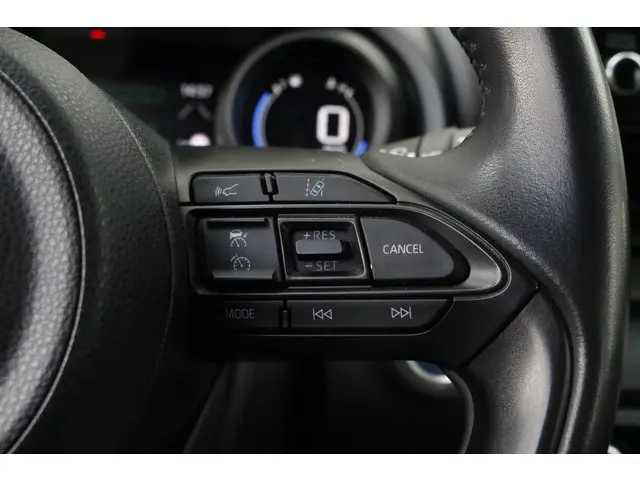 Toyota Yaris 1.5 Hybrid Active 2022 Hybride Benzine 16