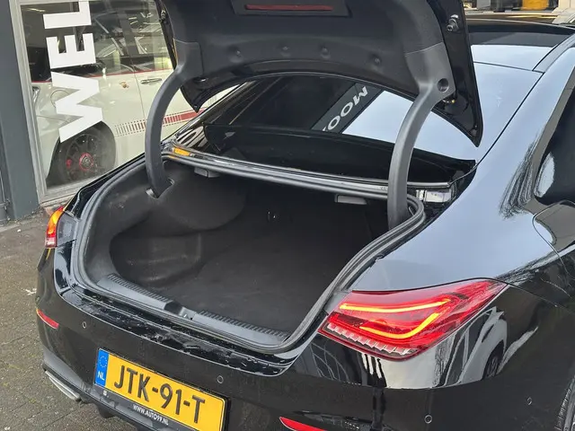 Mercedes-Benz CLA 250 e AMG Line 2022 Hybride Benzine 5