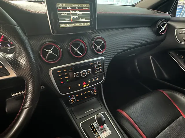 Mercedes-Benz A-Klasse AMG 45 4MATIC 2015 Benzine 11