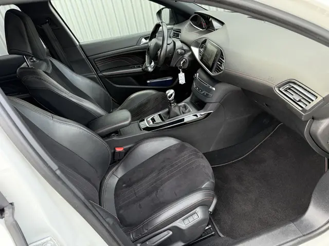 Peugeot 308 SW 1.2 PureTech GT-line 2015 Benzine 32