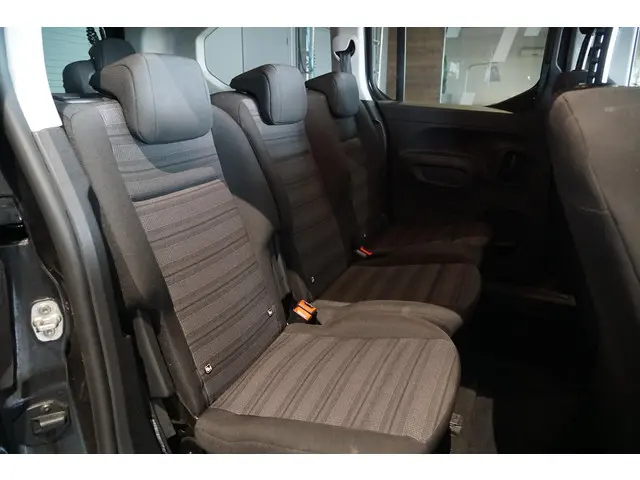 Opel Combo Tour 1.2 Turbo L2H1 Edition 7p. 2020 Benzine 32