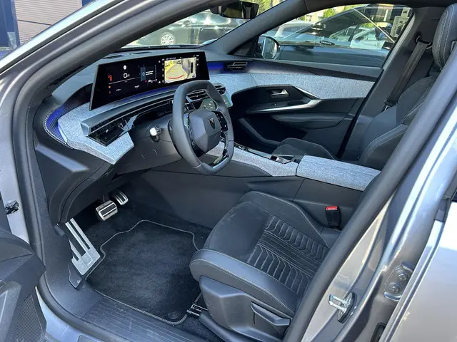 Peugeot 5008 1.2 Hybrid 145 GT 2025 Hybride Benzine 9