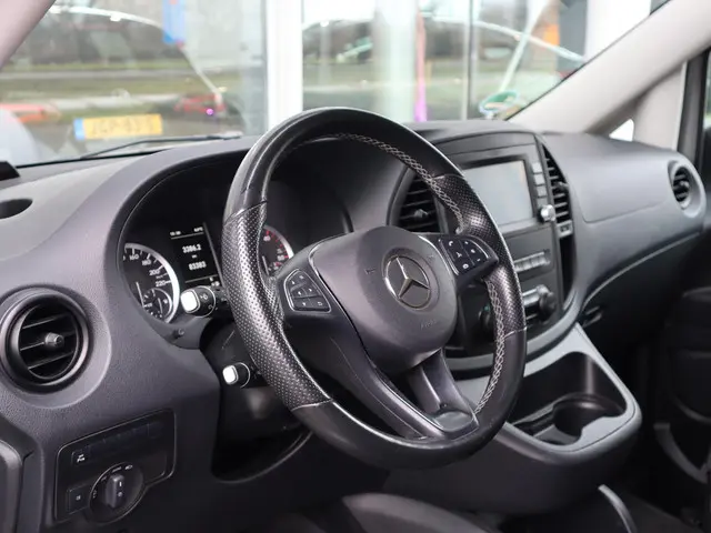 Mercedes-Benz Vito 3