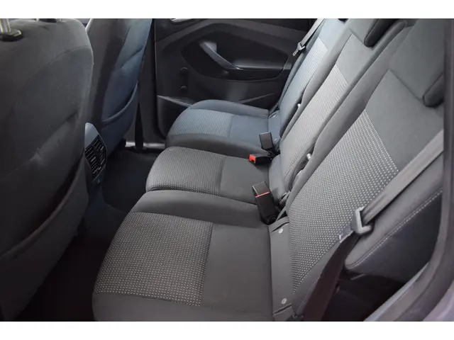 Ford C-MAX 1.6 Titanium 2013 Benzine 8