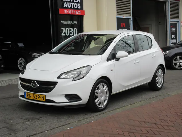 Opel Corsa 1.4 Favourite 5 Deurs Airco PDC 2018 Benzine