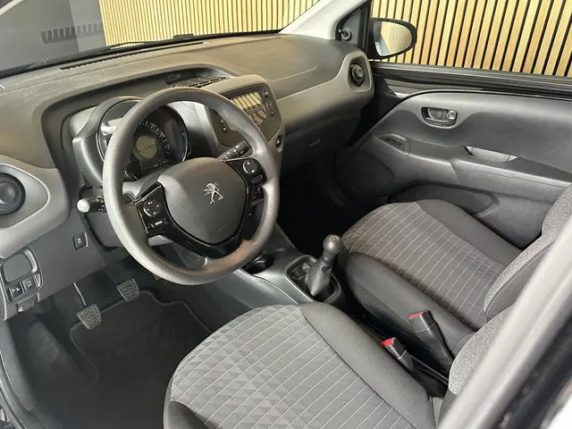 Peugeot 108 1.0 e-VTi Active 2022 Benzine 8