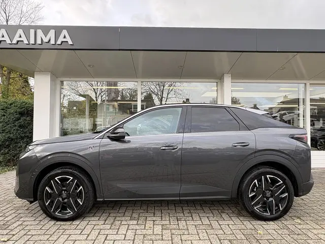 Peugeot 3008 1.2 Hybrid 145 GT 2025 Hybride Benzine 26