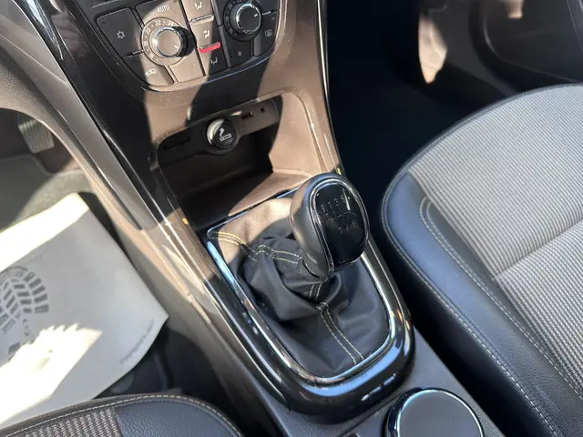 Opel Astra 1.4 Turbo Cosmo 2013 Benzine 29