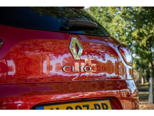 Renault Clio Estate TCe 90 Limited 2020 Benzine 23