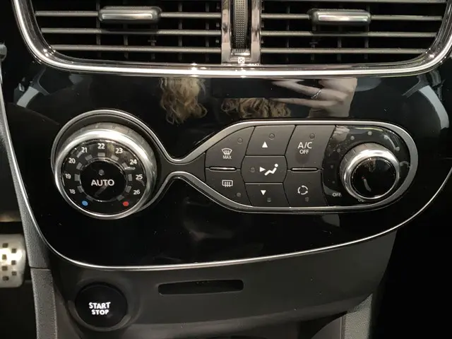 Renault Clio Estate TCe 90 Energy Bose 2019 Benzine 33
