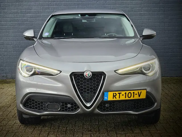 Alfa Romeo Stelvio 2.0 T AWD First Edition 2018 Benzine 3