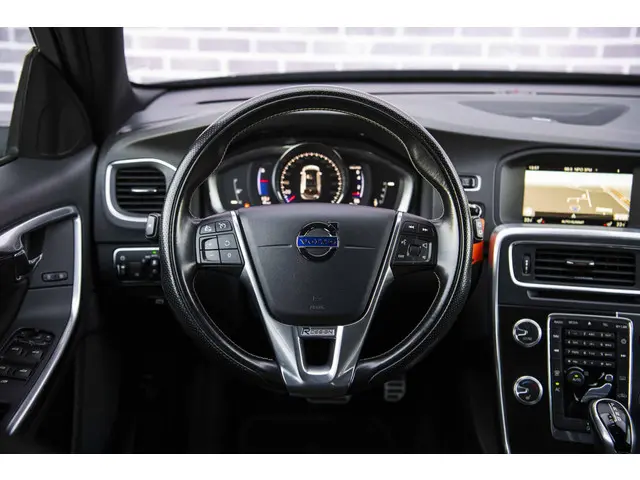 Volvo V60 1.5 T3 R-Design 2017 Benzine 4