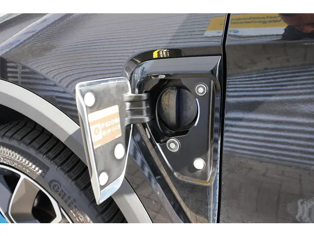 Lynk & Co 01 Lynk&Co 1.5 2023 Hybride Benzine 33
