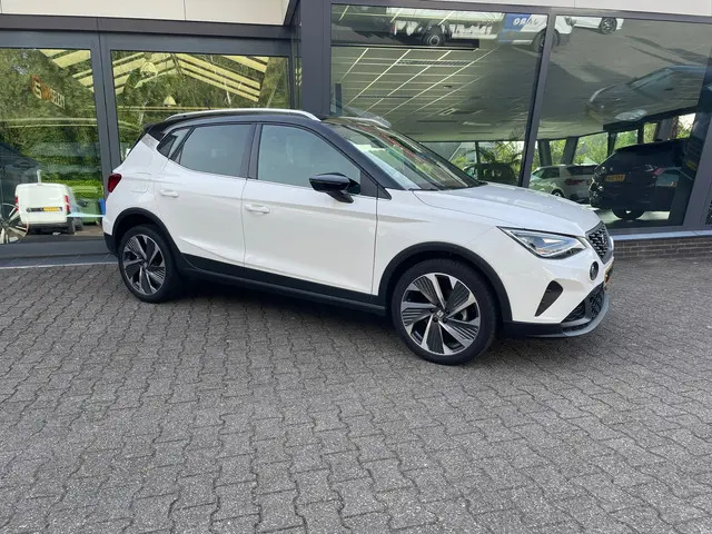 SEAT Arona 1.0 TSI FR Business Connect 2024 Benzine 3