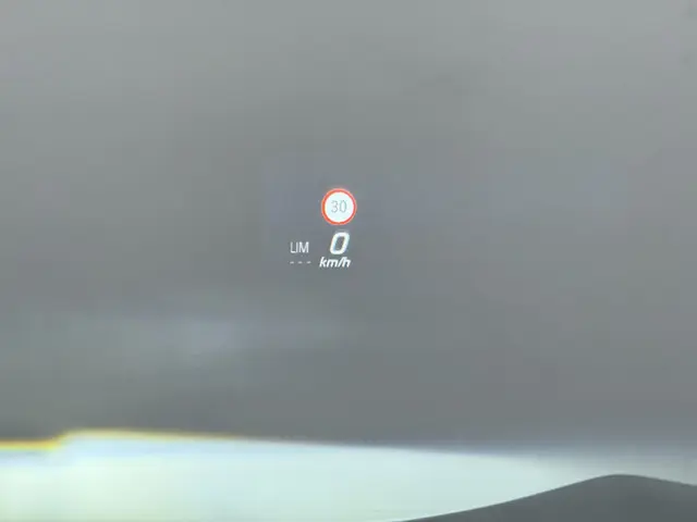 Mercedes-Benz CLA 250 e AMG line 2025 Hybride Benzine 28